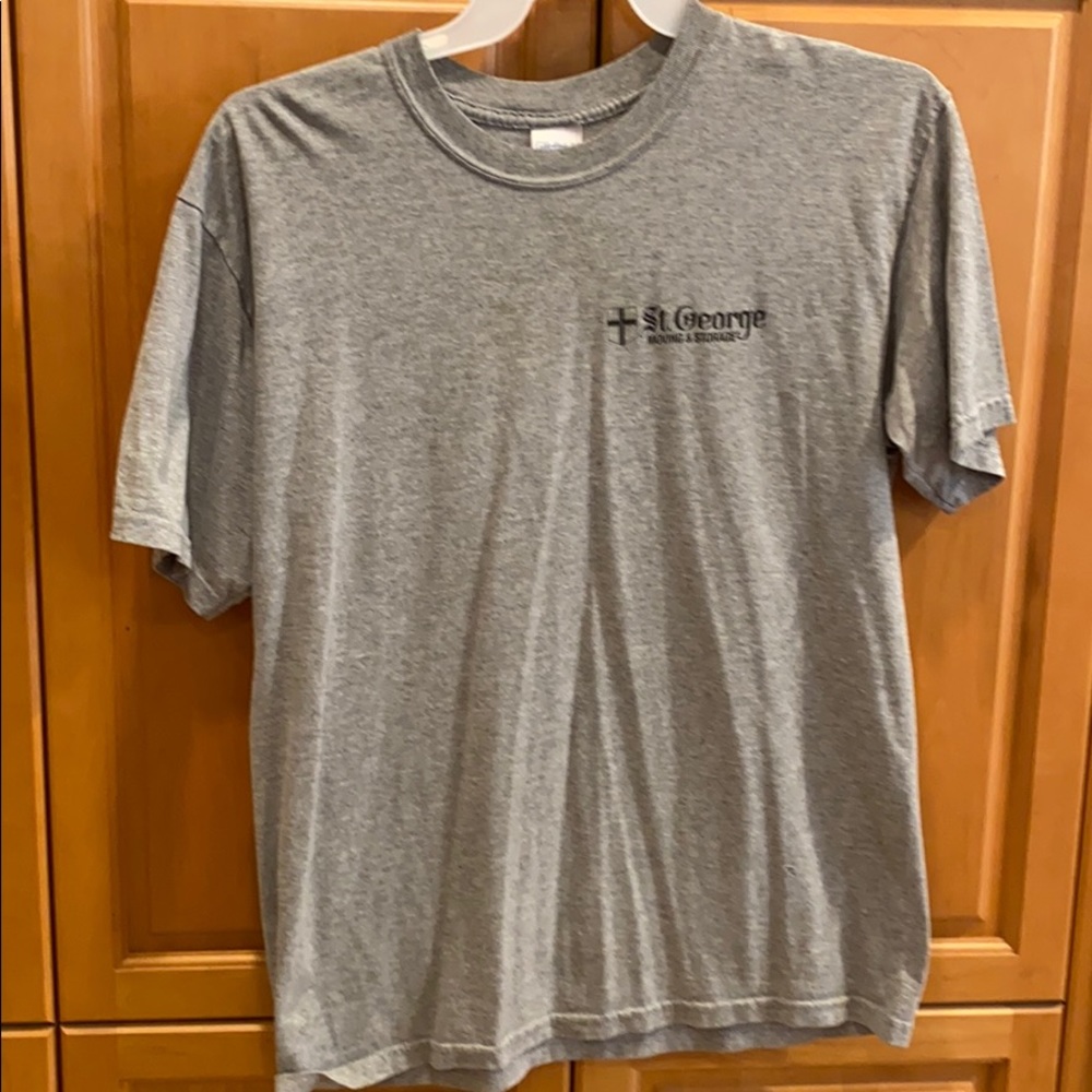 L Men’s T-shirt gray with black writing
